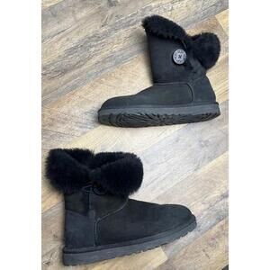 UGG Bailey Button 5803 Black Sheepskin Suede Boots, Women's Size 6 Cozy Cottage